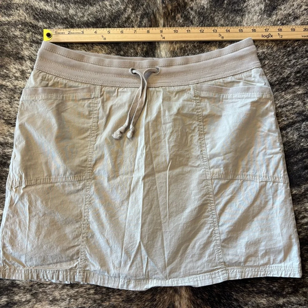 Women’s Kahkis & Company Skort, Size 12 - Picture 6 of 9